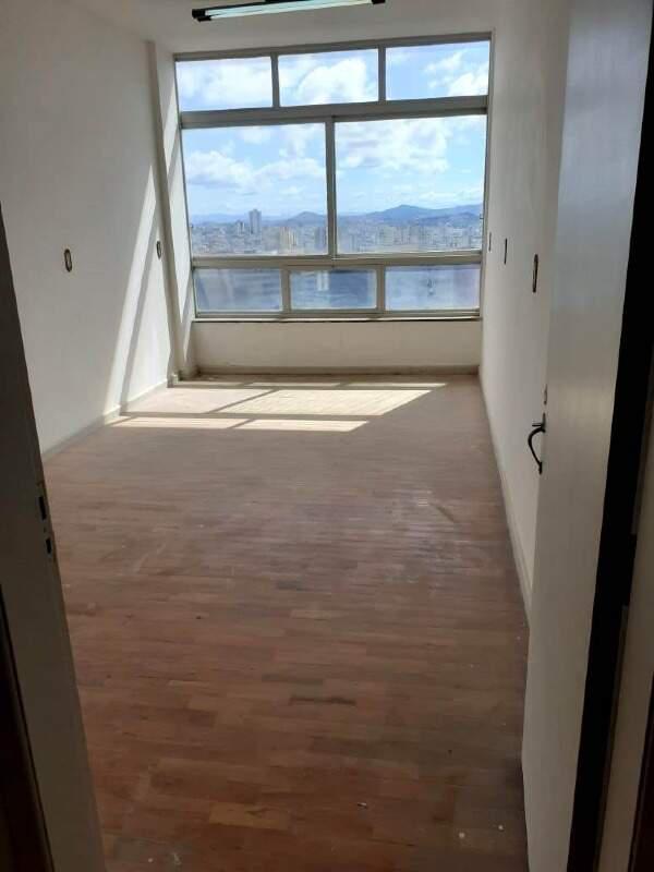 Sala, Centro, 0 Quarto, 0 Vaga