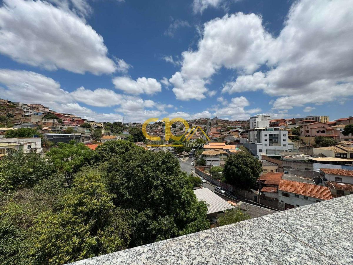Cobertura, Concórdia, 2 Quartos, 2 Vagas, 1 Suíte