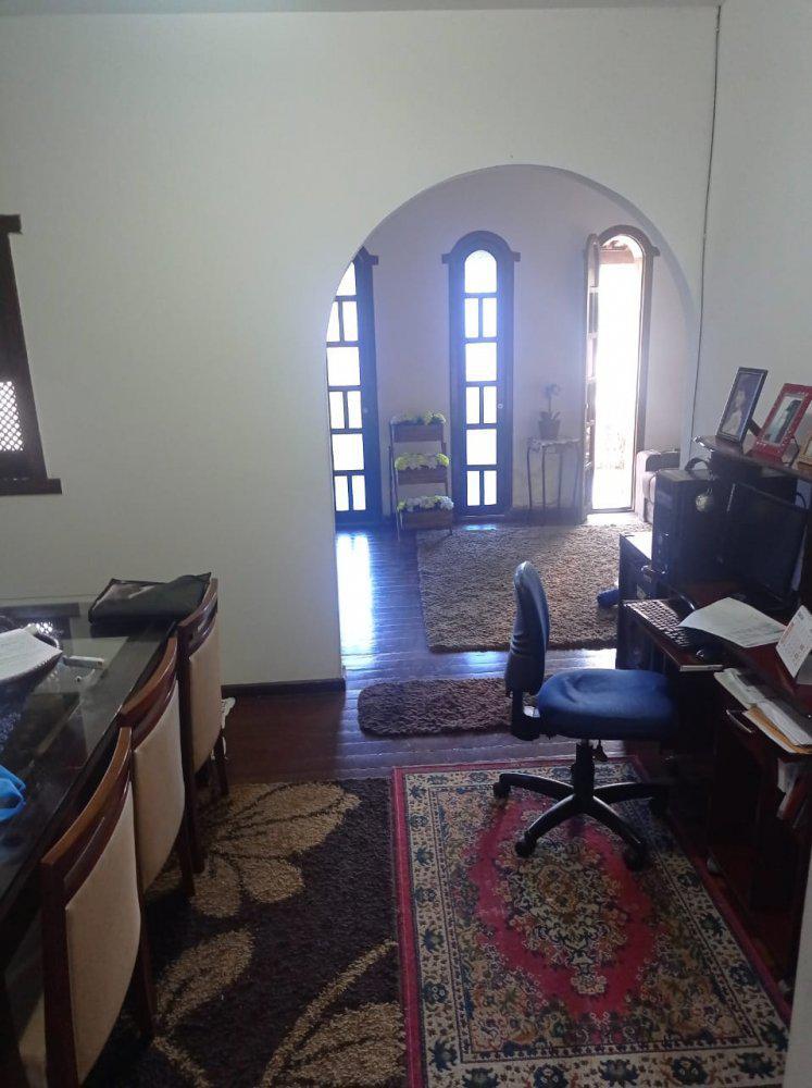 Casa, Centro, 3 Quartos, 0 Vaga, 1 Suíte