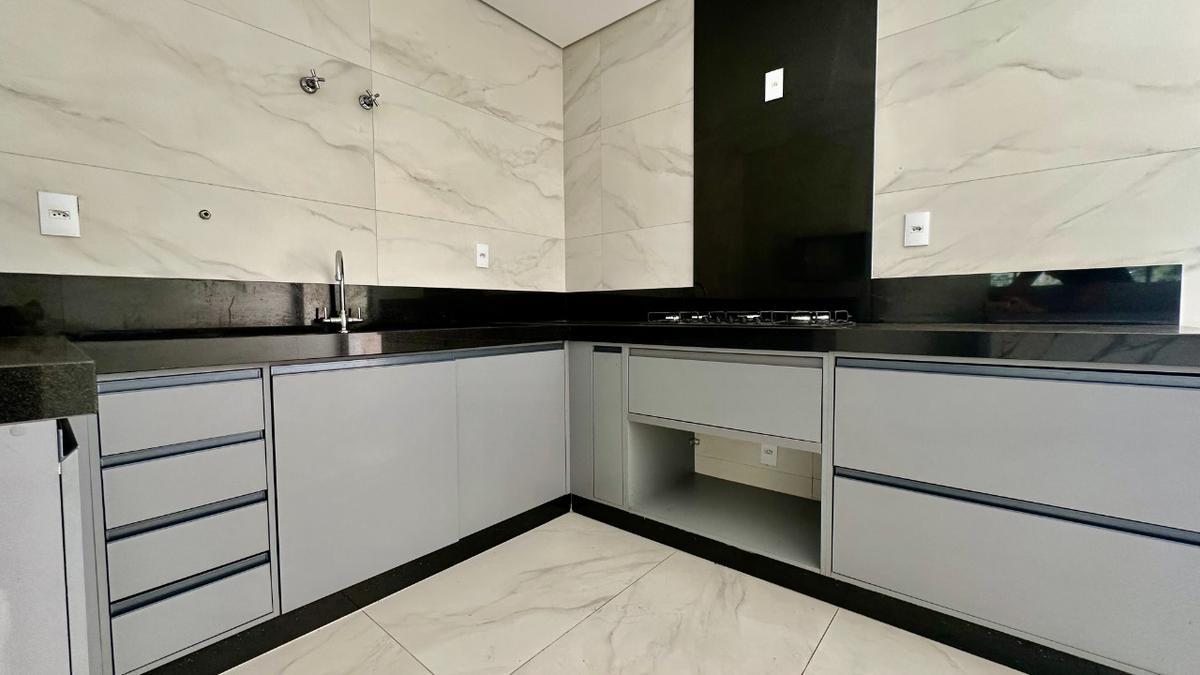 Casa, Itapoã, 3 Quartos, 4 Vagas, 1 Suíte