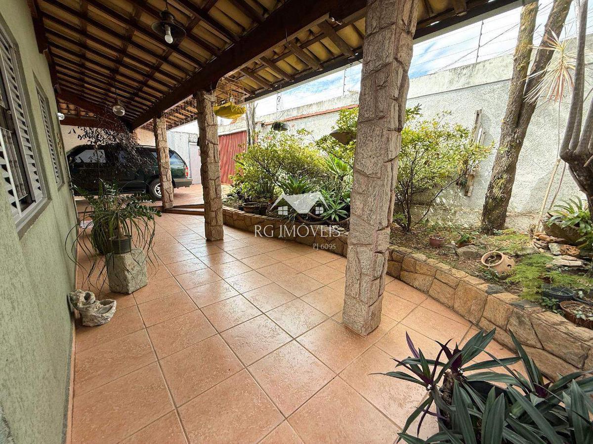 Casa, Tirol (barreiro), 3 Quartos, 2 Vagas, 1 Suíte