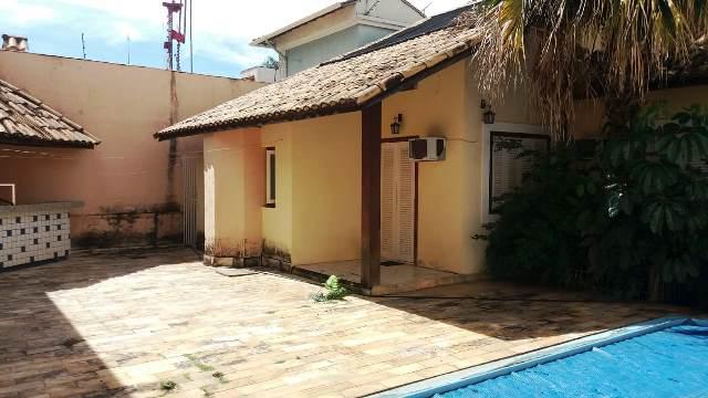 Casa, Castelo, 3 Quartos, 4 Vagas, 1 Suíte