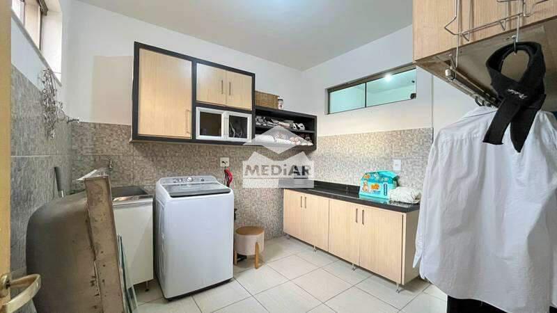 Casa, Castelo, 5 Quartos, 3 Vagas, 1 Suíte