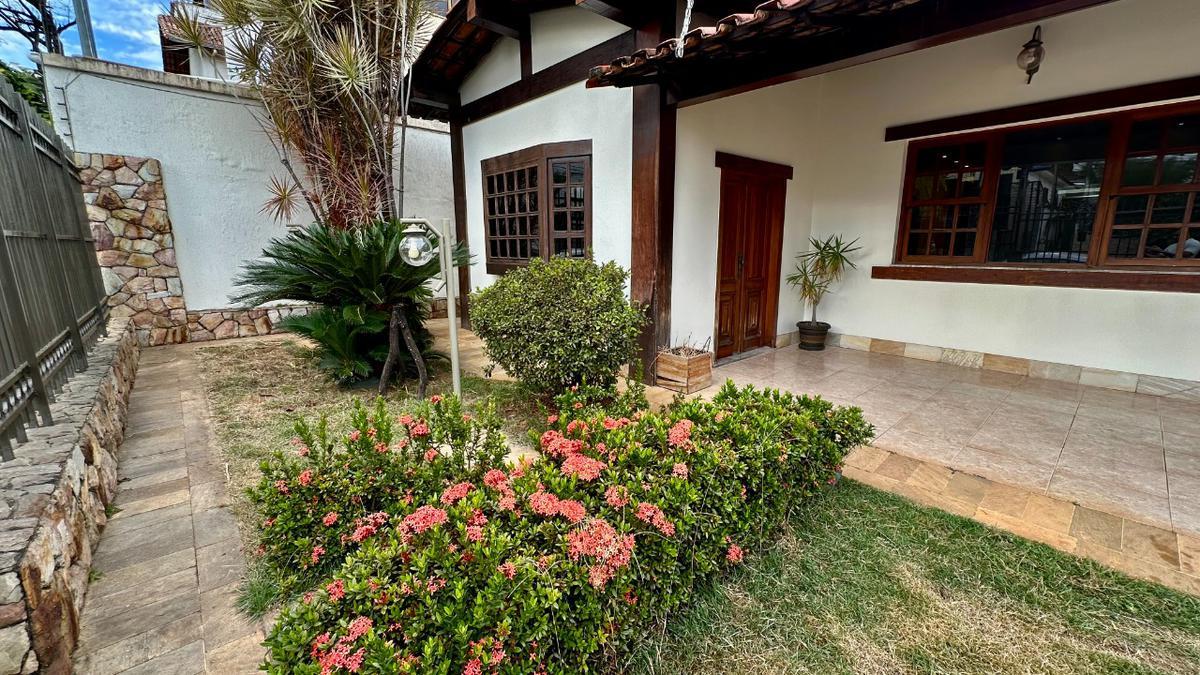 Casa, Itapoã, 3 Quartos, 4 Vagas, 1 Suíte