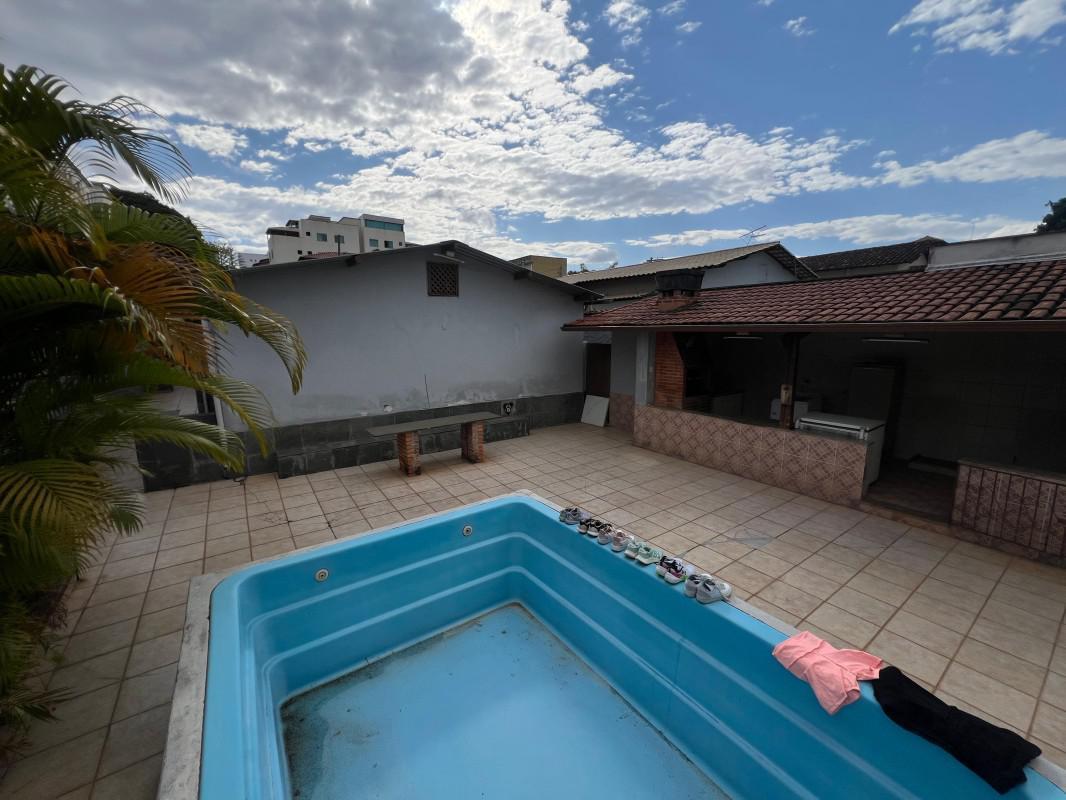 Casa, Conjunto Celso Machado, 3 Quartos, 4 Vagas, 1 Suíte