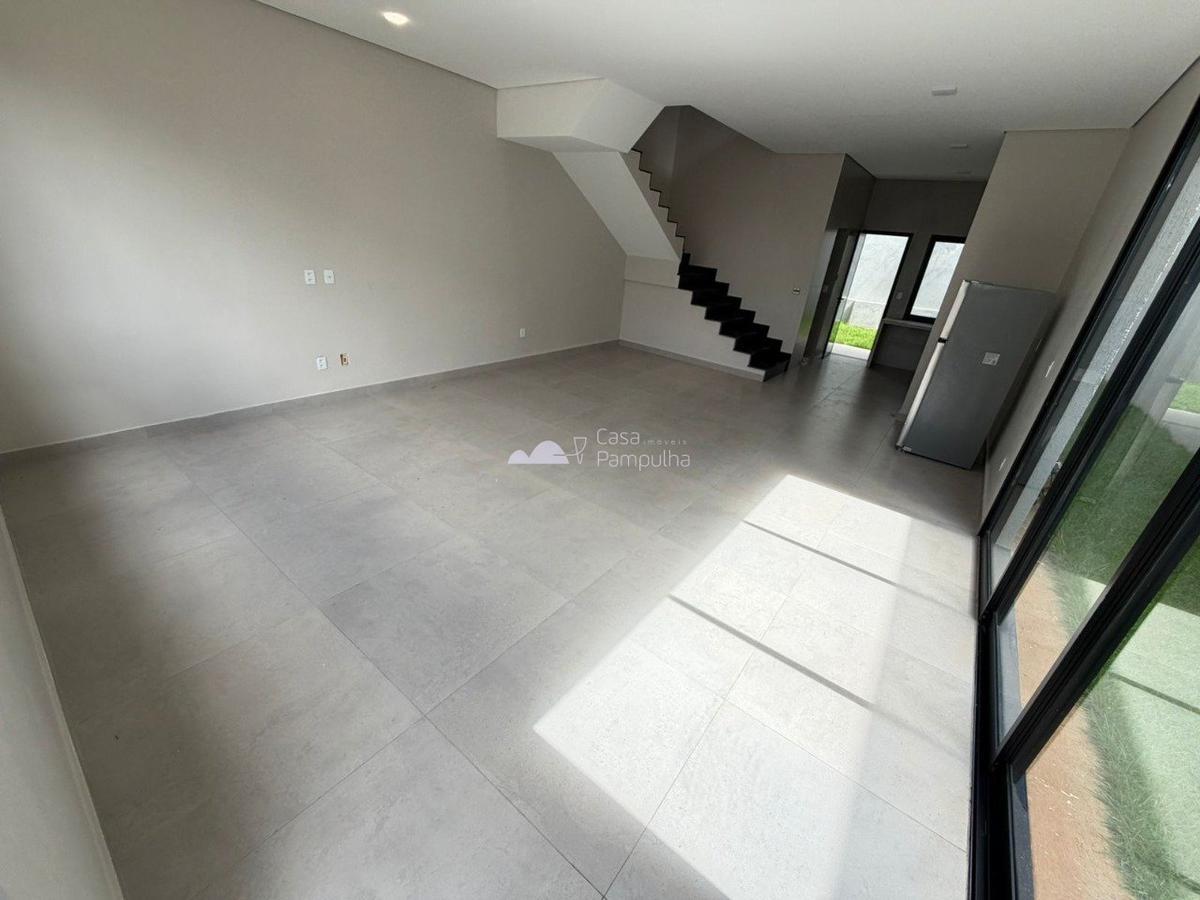 Casa, Trevo, 3 Quartos, 2 Vagas, 2 Suítes