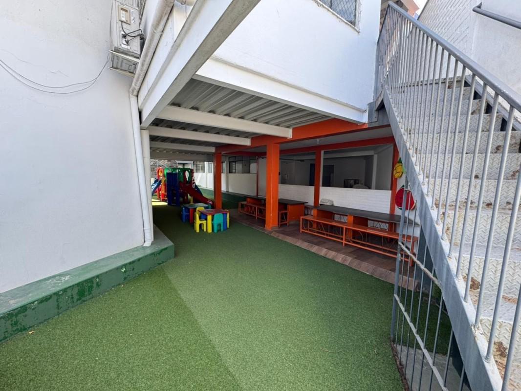 Prédio, Colégio Batista, 0 Quarto, 0 Vaga