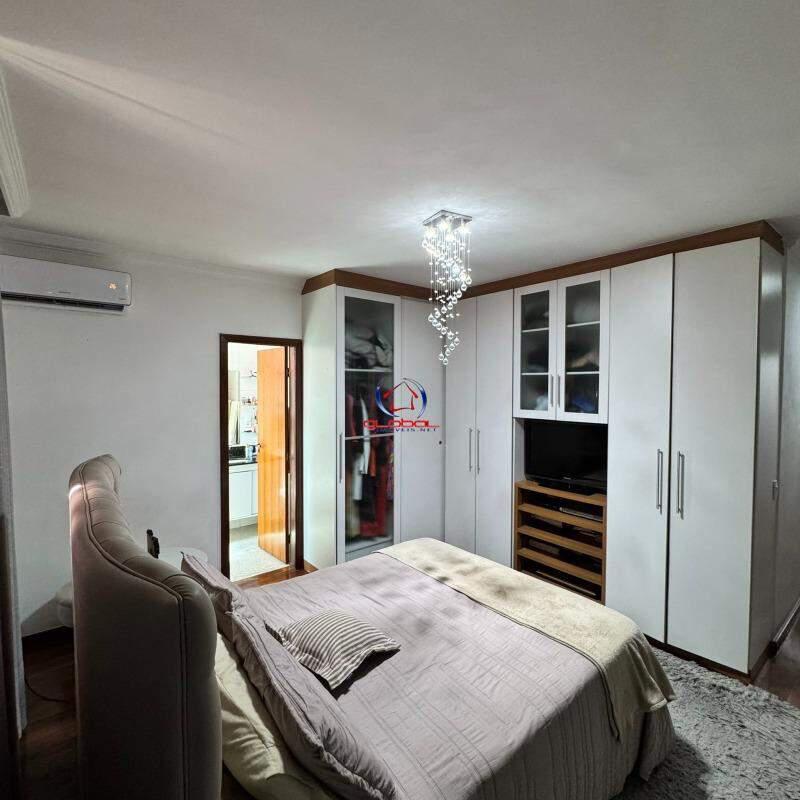 Casa, Castelo, 3 Quartos, 2 Vagas, 1 Suíte