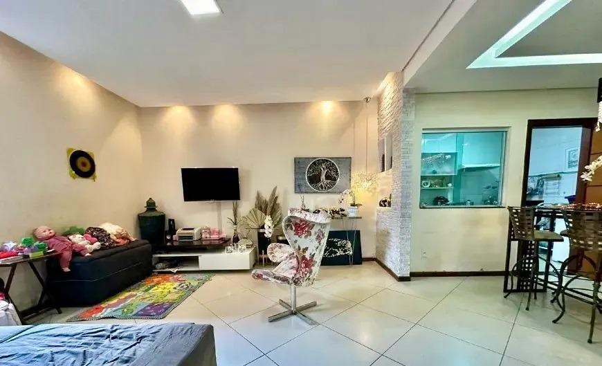 Casa, Céu Azul, 3 Quartos, 2 Vagas, 2 Suítes