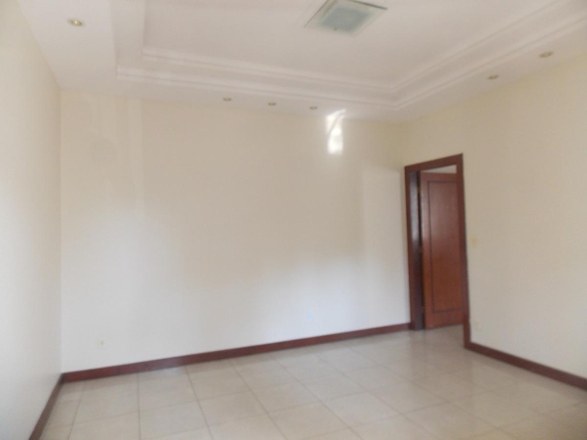 Casa, Havaí, 4 Quartos, 8 Vagas, 2 Suítes