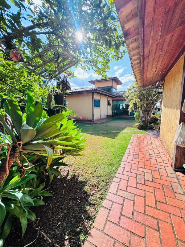 Casa, Serra dos Bandeirantes, 4 Quartos, 2 Vagas, 1 Suíte