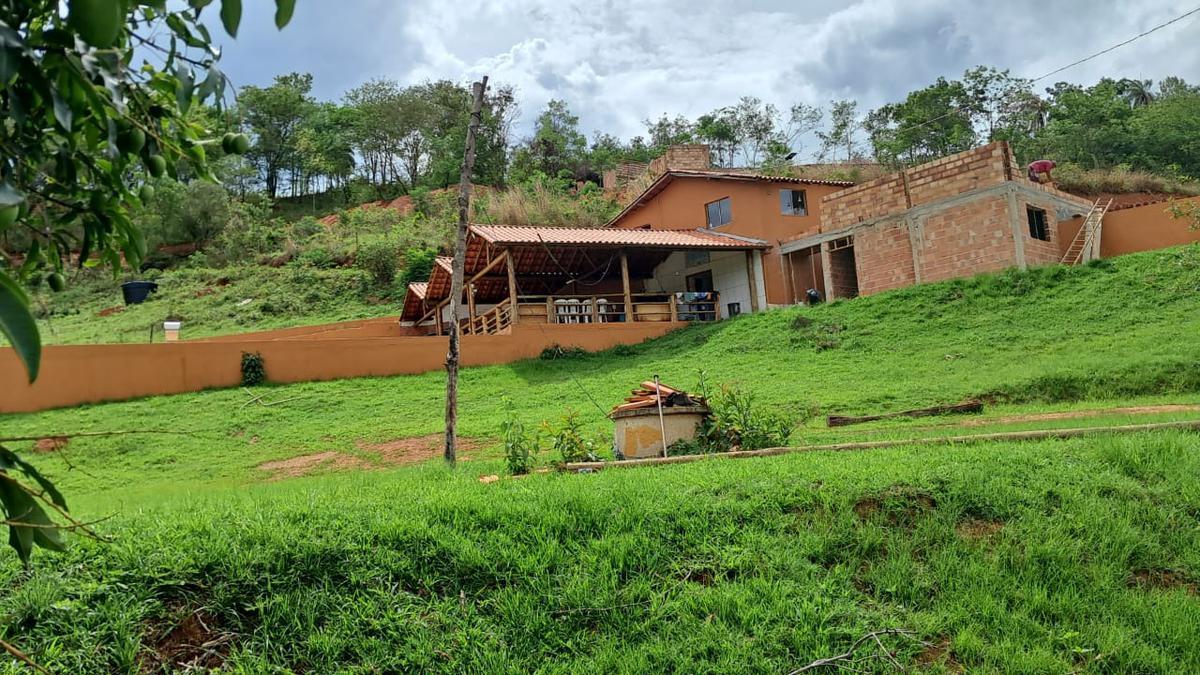 Fazenda, Ravena, 4 Quartos, 10 Vagas, 2 Suítes