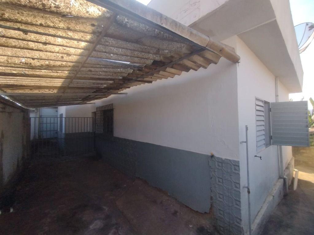 Casa, Centro, 2 Quartos, 0 Vaga