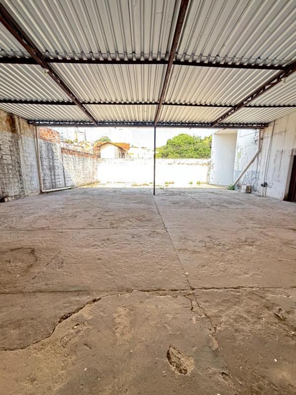 Galpão, Nova Floresta, 0 Quarto, 20 Vagas