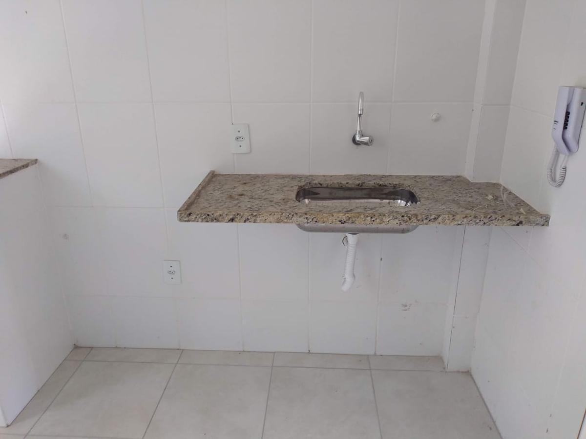 Apartamento, Cândida Ferreira