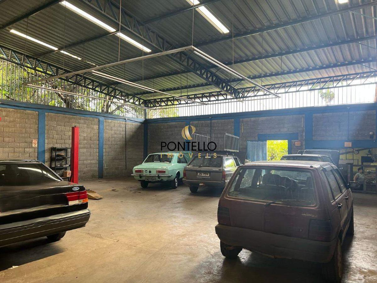 Casa, Centro, 6 Quartos, 0 Vaga, 1 Suíte