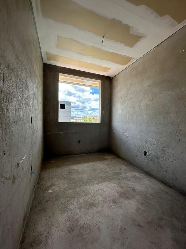 Casa, Monte Verde, 2 Quartos, 2 Vagas, 1 Suíte