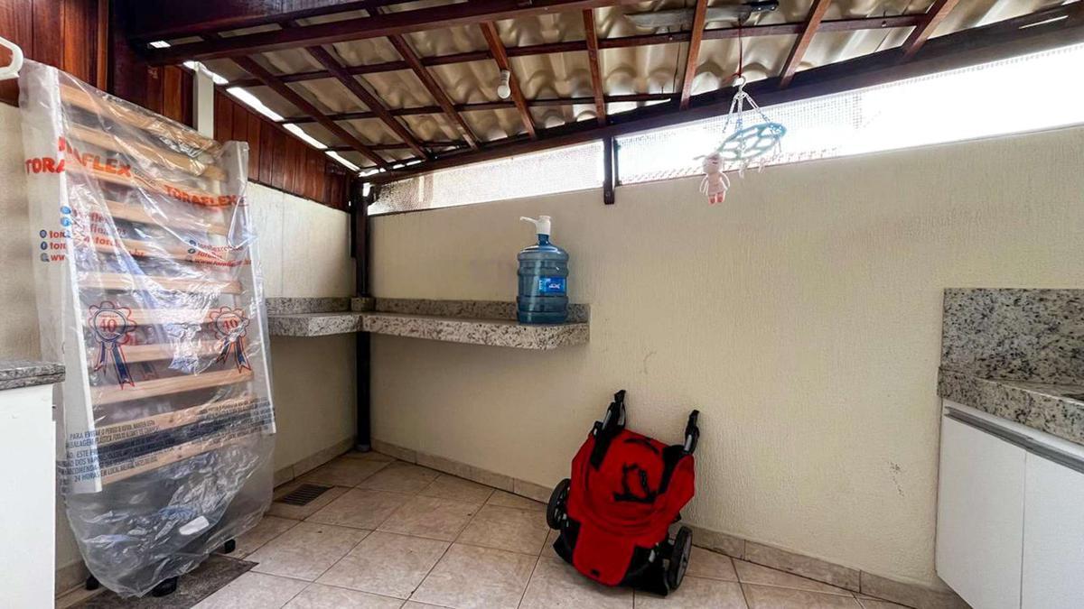 Casa, Camargos, 2 Quartos, 2 Vagas, 1 Suíte