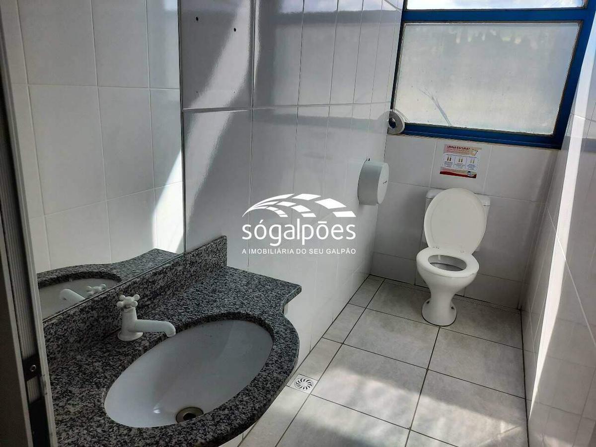 Galpão, Bandeirinhas, 4 Vagas