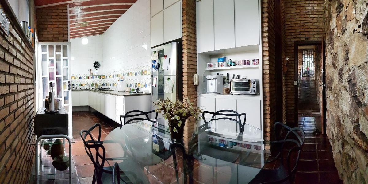 Casa, Pampulha, 6 Quartos, 4 Vagas, 3 Suítes