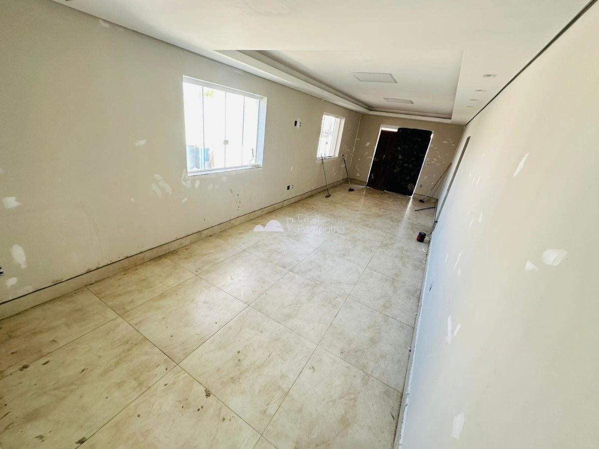 Casa, Planalto, 7 Quartos, 6 Vagas, 2 Suítes