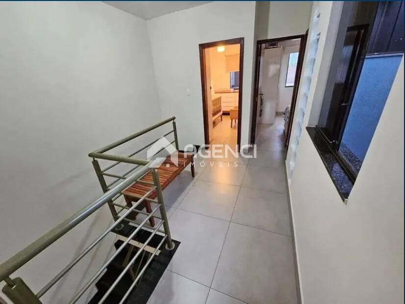 Casa, Cabral, 3 Quartos, 0 Vaga, 1 Suíte