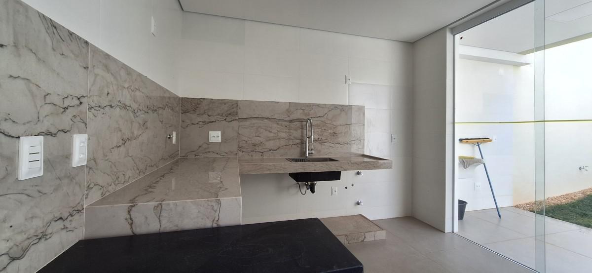 Casa, Nova Floresta, 4 Quartos, 2 Vagas, 2 Suítes