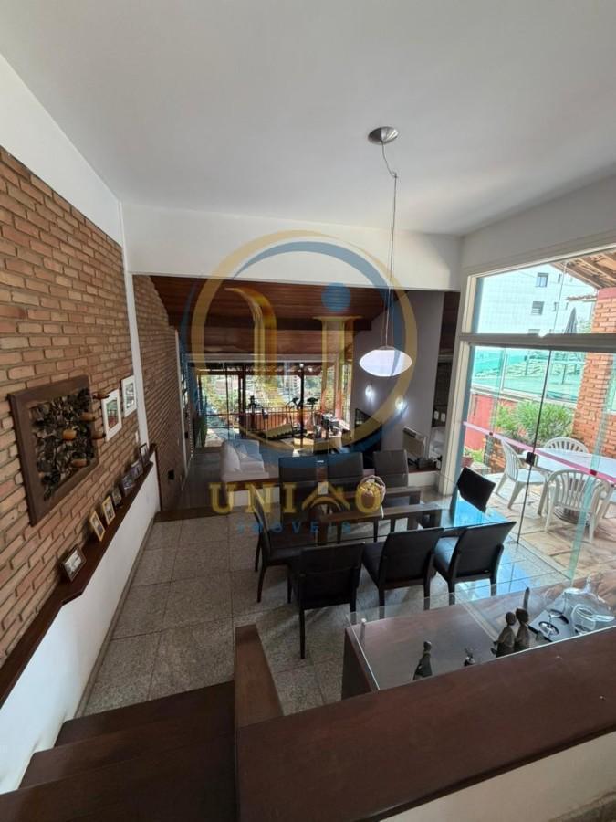 Casa, Santa Lúcia, 6 Quartos, 5 Vagas, 1 Suíte