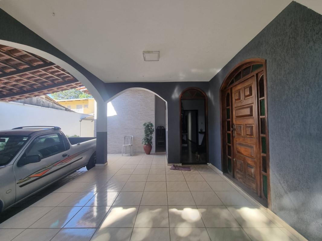 Casa, Jardim Riacho das Pedras, 3 Quartos, 8 Vagas, 2 Suítes
