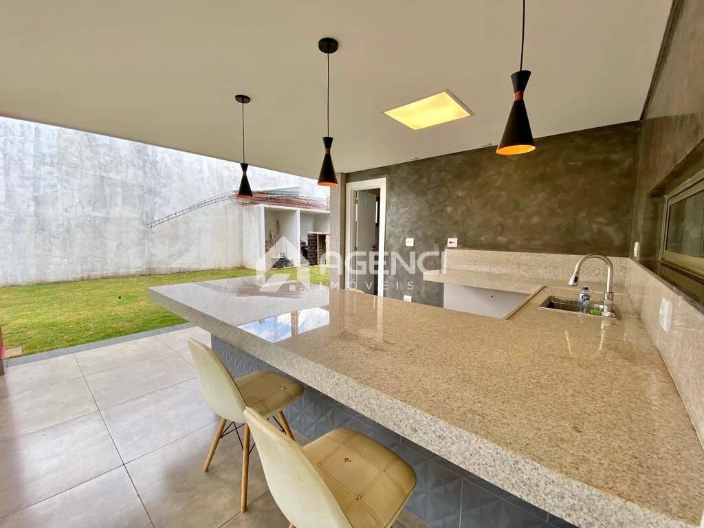 Casa, Alphaville - Lagoa dos Ingleses, 5 Quartos, 0 Vaga, 1 Suíte