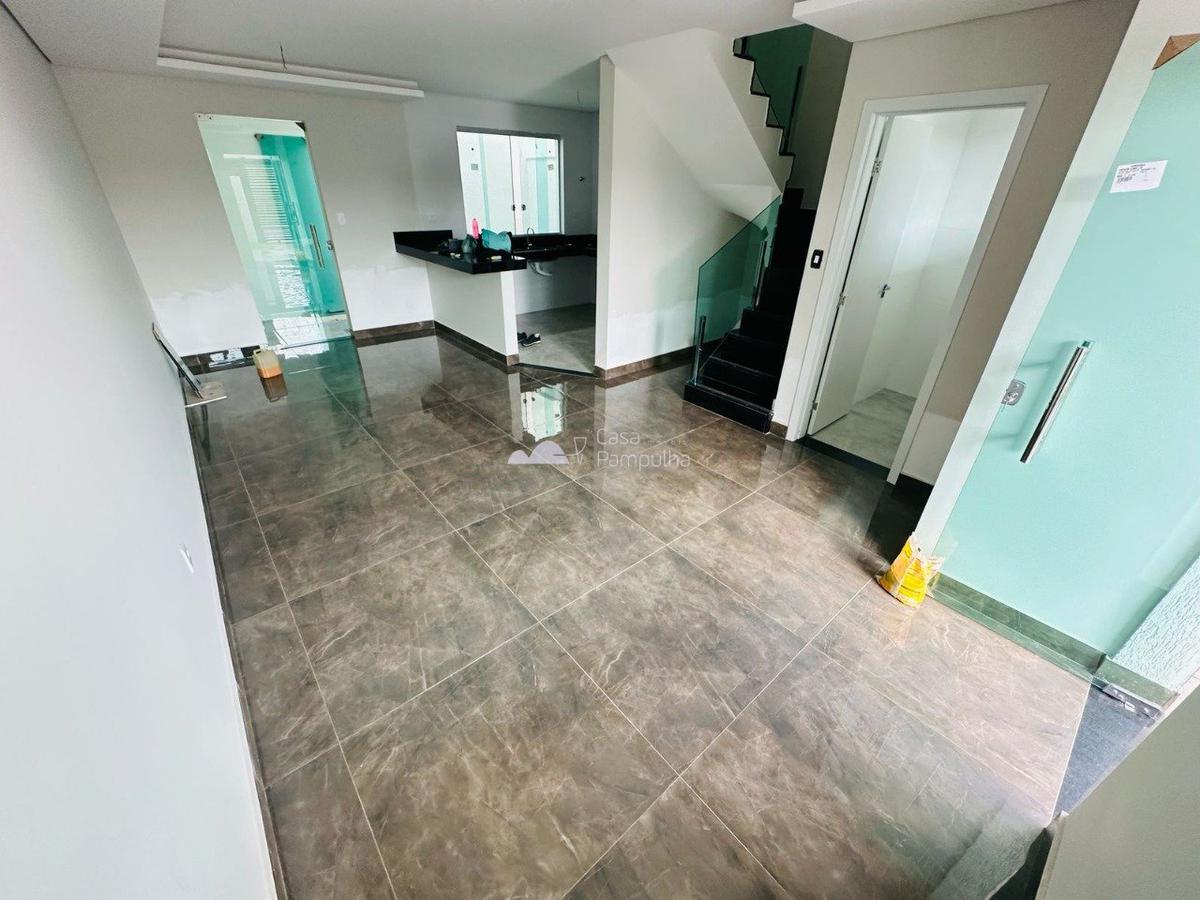 Casa, Candelária, 3 Quartos, 2 Vagas, 2 Suítes