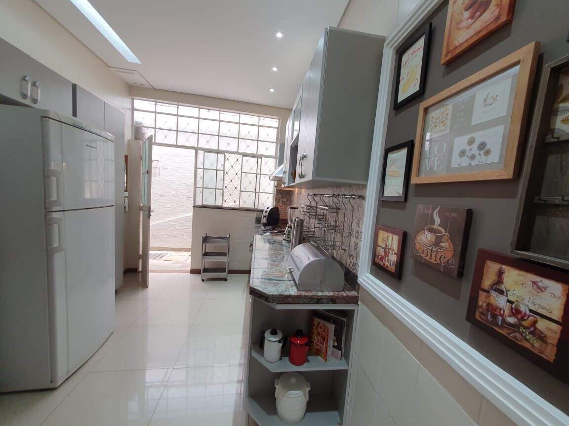 Casa, Esplanada, 4 Quartos, 5 Vagas, 2 Suítes