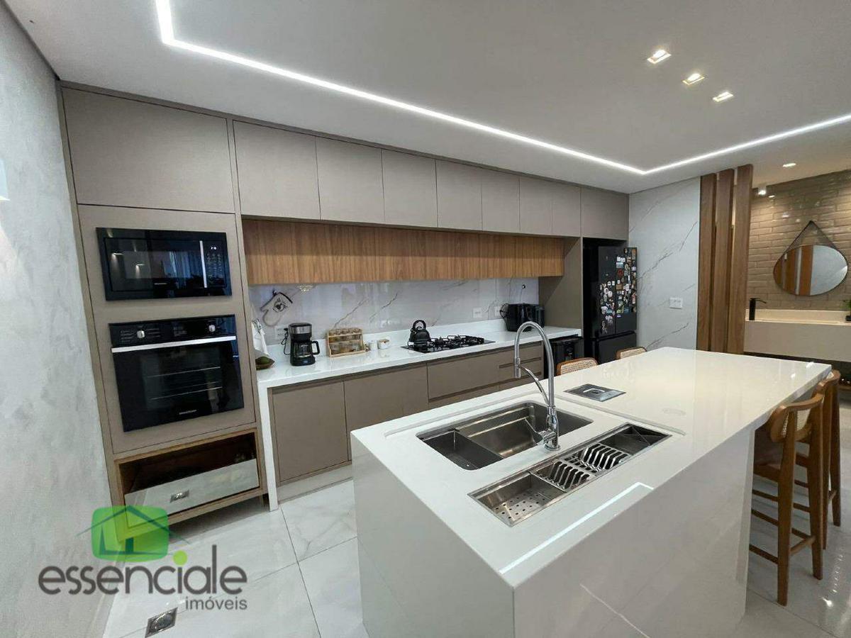 Apartamento, Centro, 3 Quartos, 4 Vagas, 1 Suíte