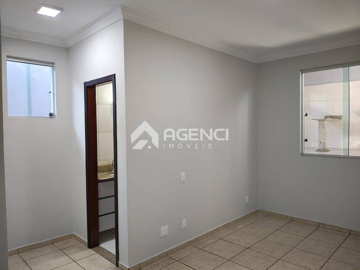 Casa, Santa Mônica, 3 Quartos, 0 Vaga, 1 Suíte