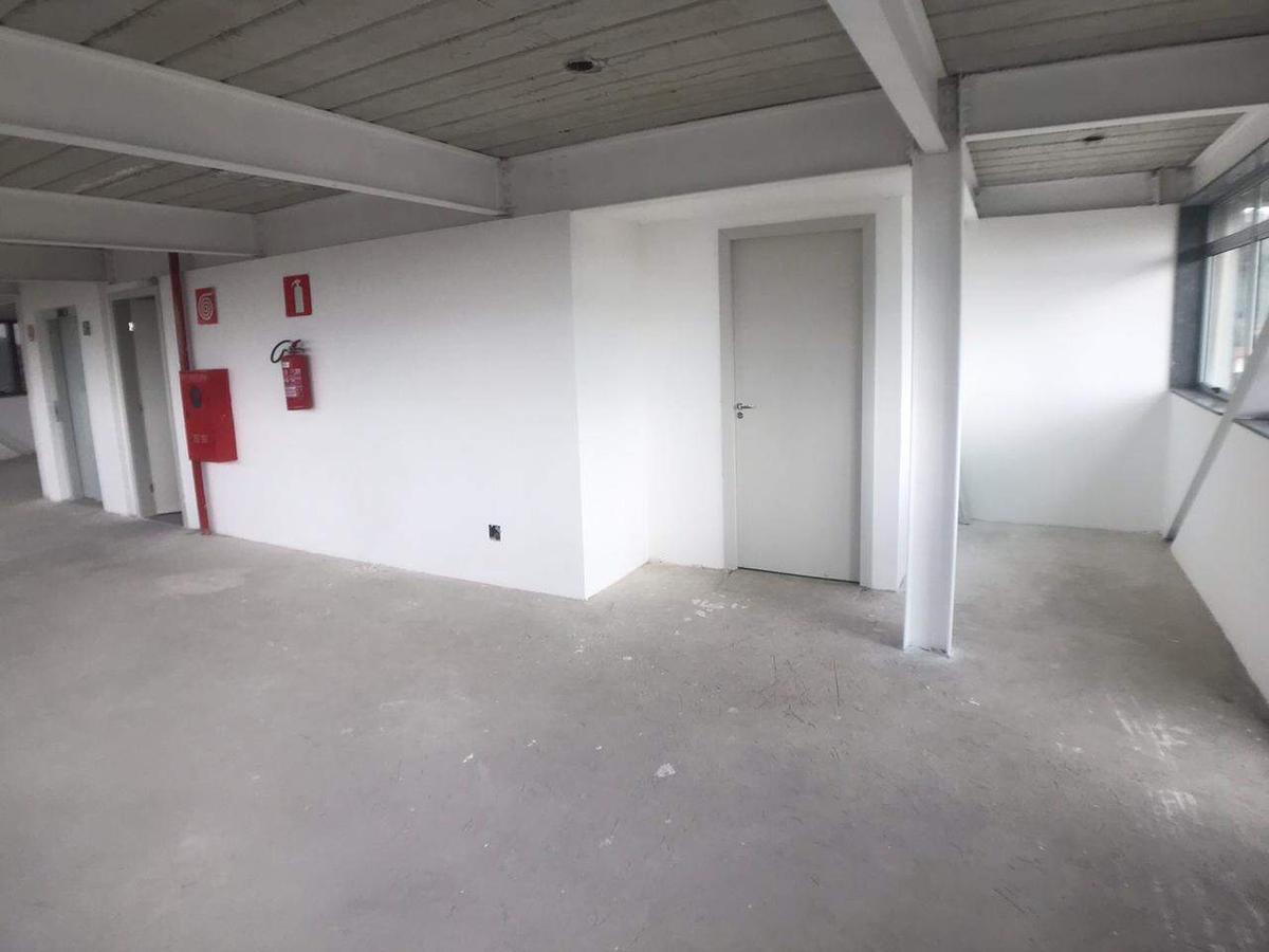 Prédio, Santa Lúcia, 32 Vagas