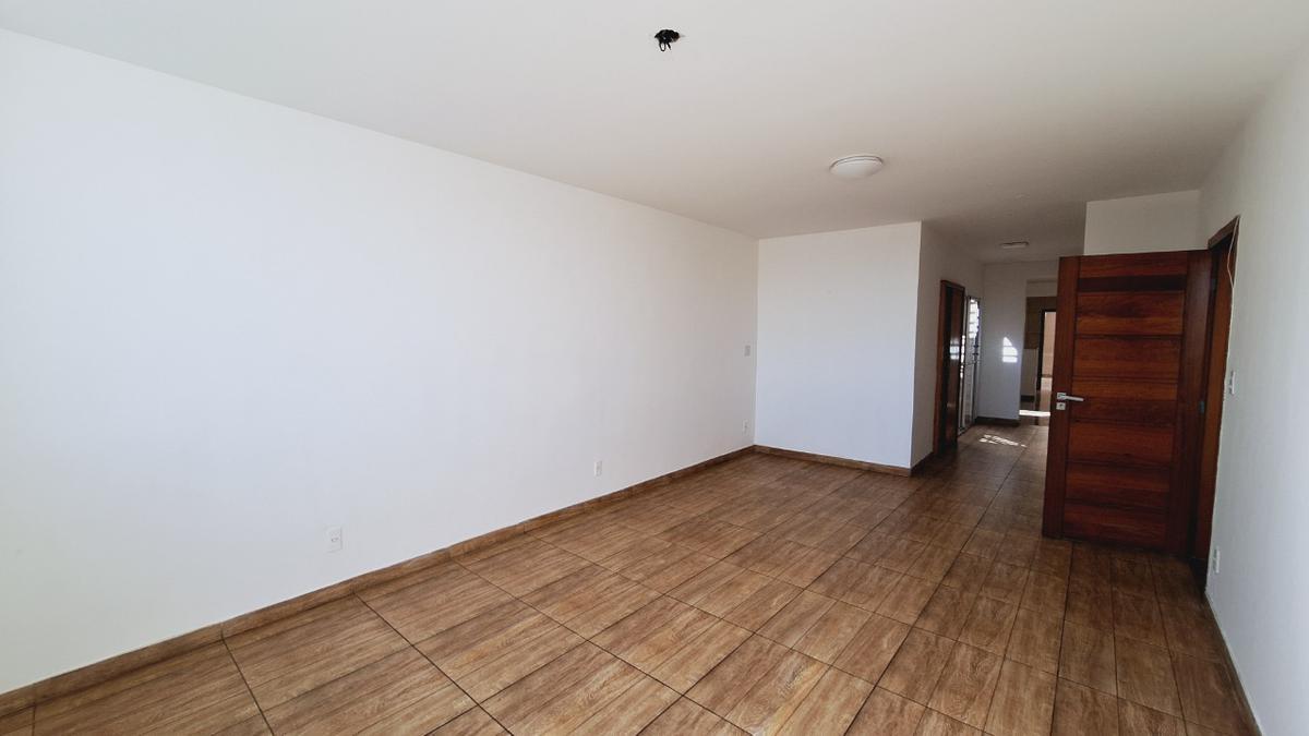 Casa, Nova Floresta, 3 Quartos, 0 Vaga, 1 Suíte