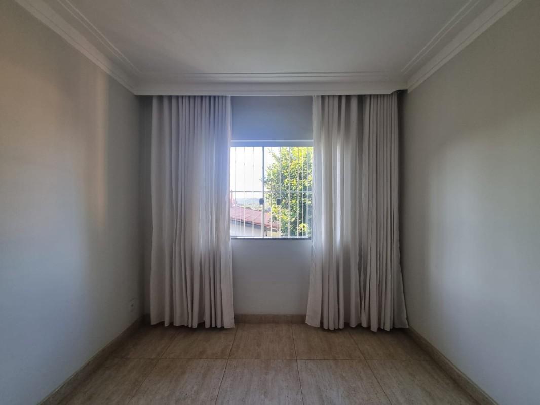 Casa, Centro, 4 Quartos, 6 Vagas, 1 Suíte