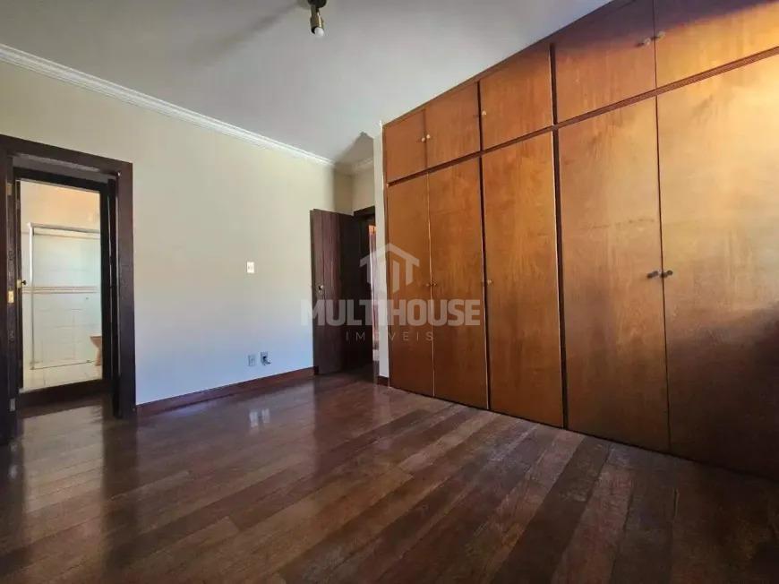 Casa, Itapoã, 5 Quartos, 4 Vagas, 1 Suíte