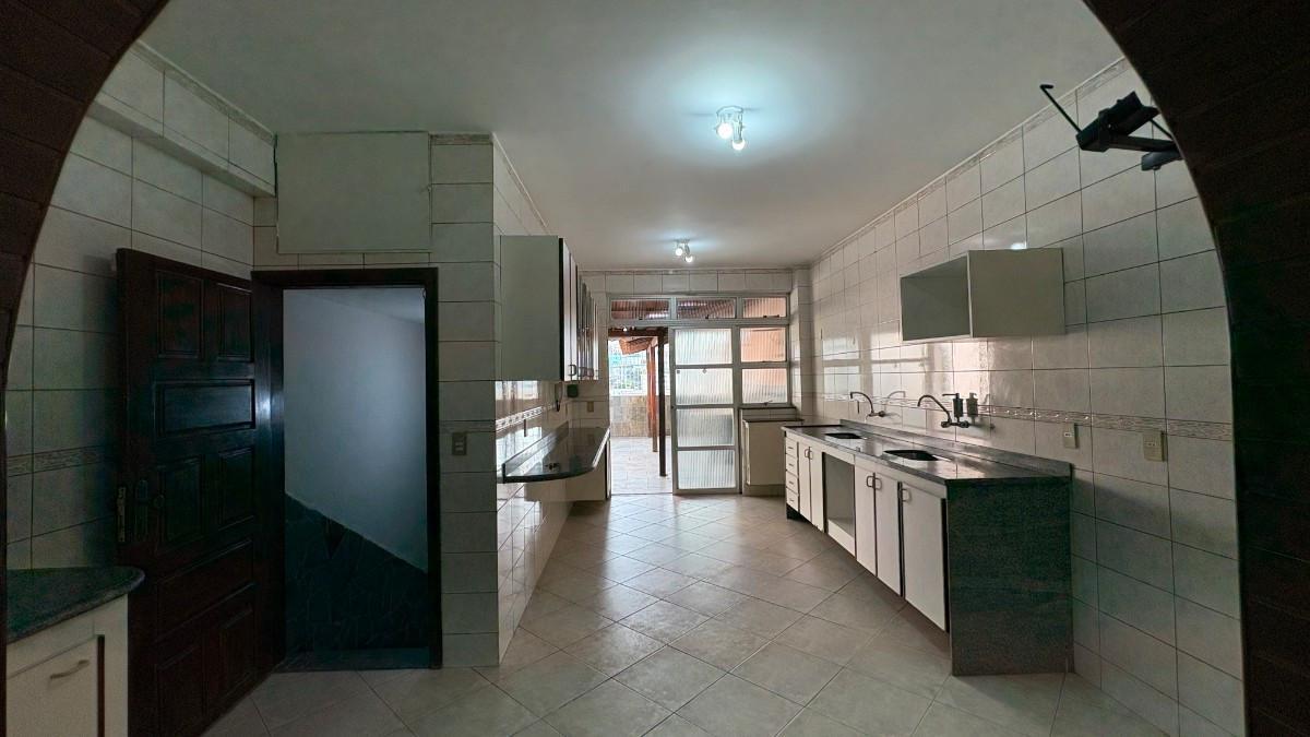 Casa, Nova Granada, 5 Quartos, 3 Vagas, 1 Suíte