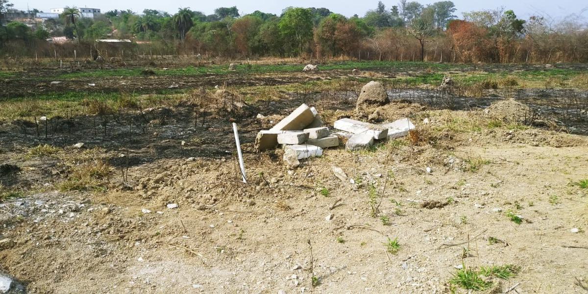Lote, São José, 0 Quarto, 4 Vagas