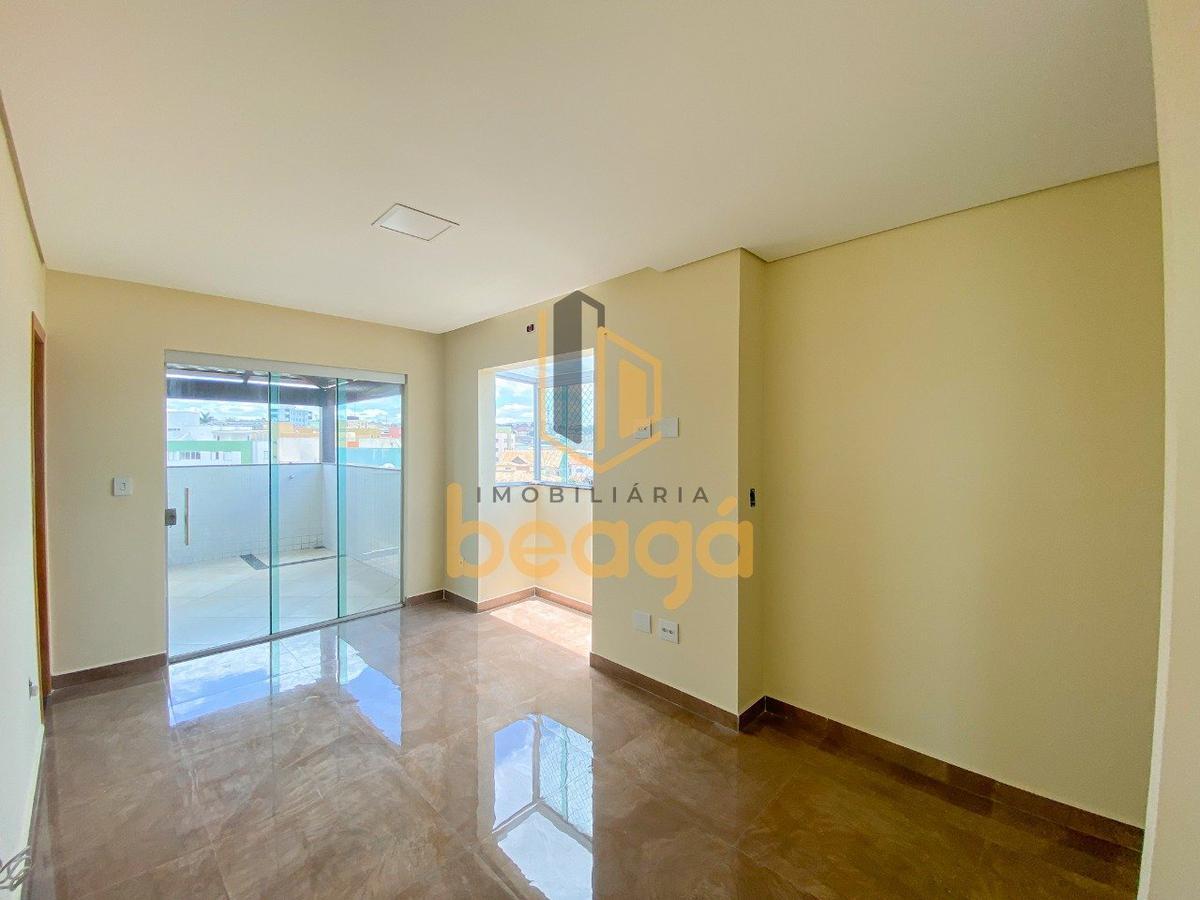 Cobertura, Arvoredo, 3 Quartos, 2 Vagas, 1 Suíte