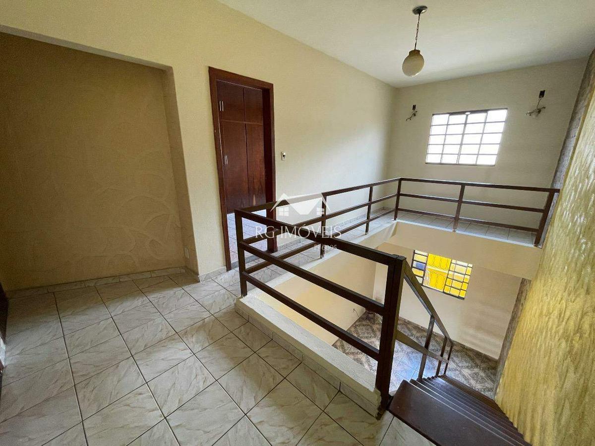 Casa, Milionários, 3 Quartos, 3 Vagas, 1 Suíte