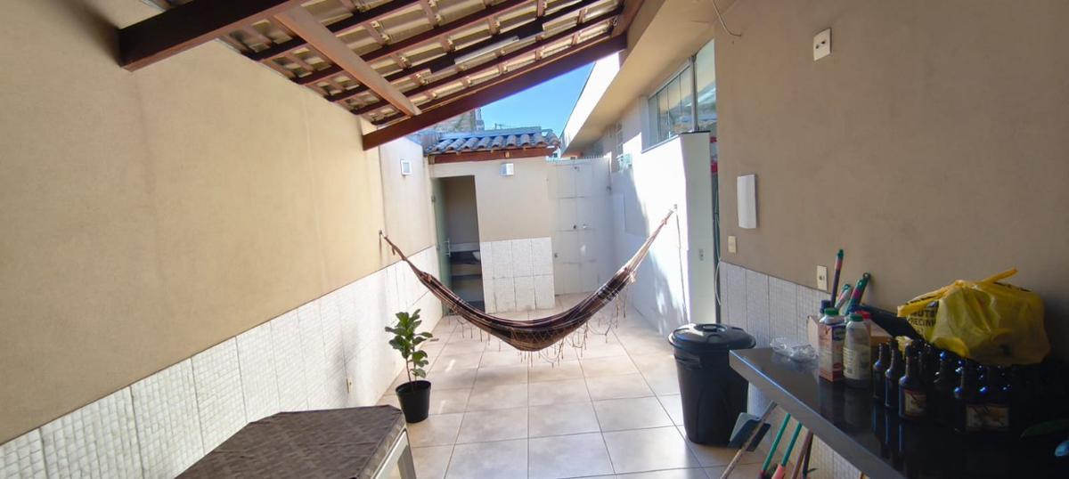 Casa, Cachoeirinha, 6 Quartos, 4 Vagas, 2 Suítes