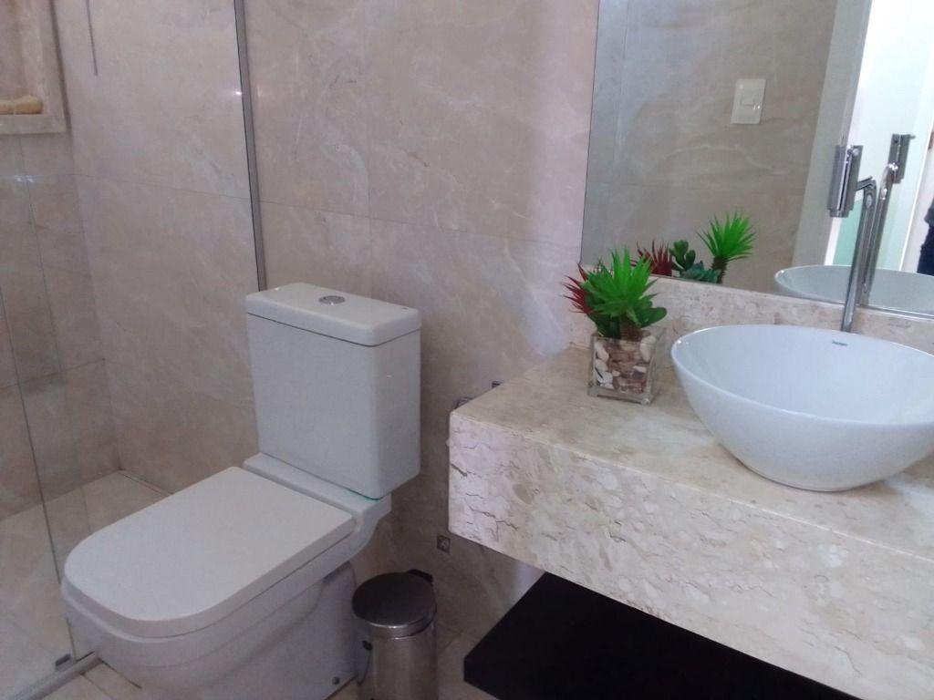 Casa, Nações Unidas, 2 Quartos, 2 Vagas, 1 Suíte