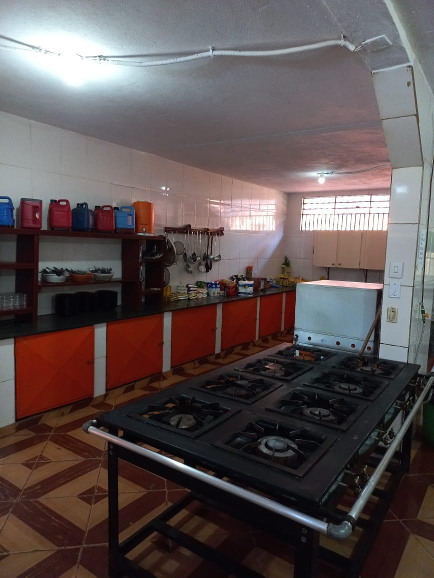 Hotel, Bandeirinhas, 12 Quartos, 100 Vagas