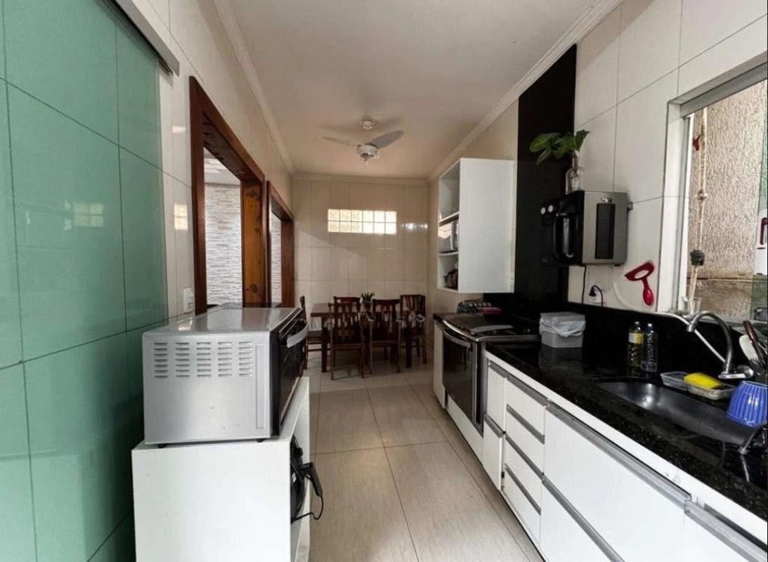 Casa, Jardim América, 5 Quartos, 4 Vagas, 2 Suítes