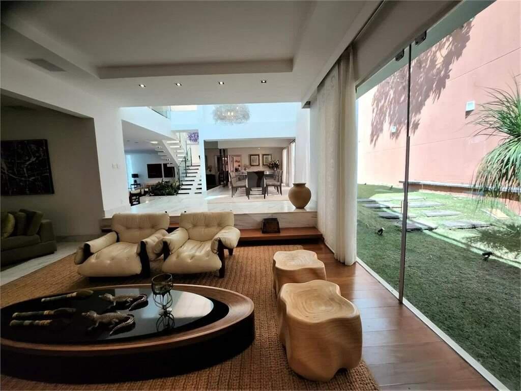 Casa, Comiteco, 5 Quartos, 4 Vagas, 3 Suítes
