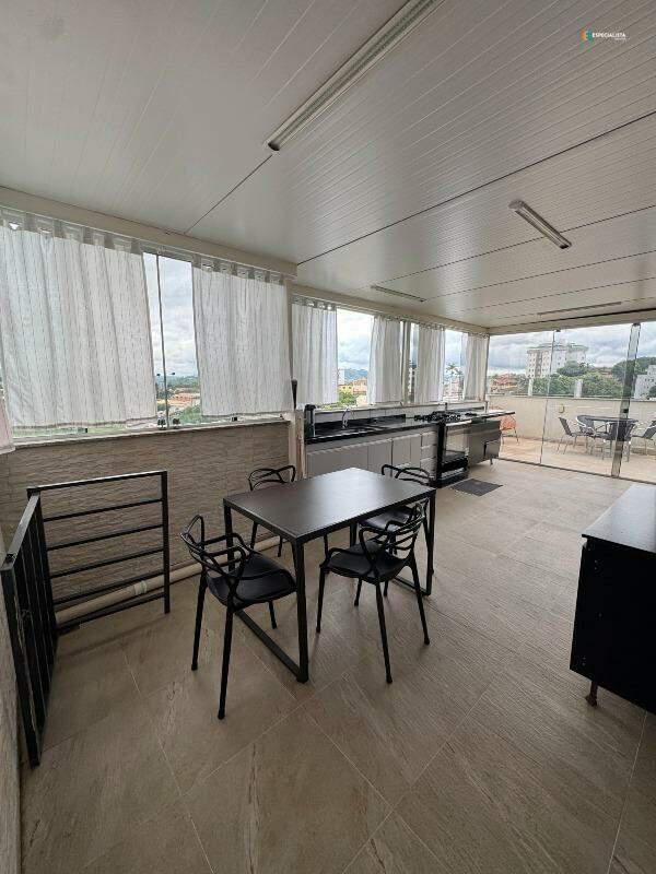 Cobertura, Novo Centro, 3 Quartos, 2 Vagas, 1 Suíte