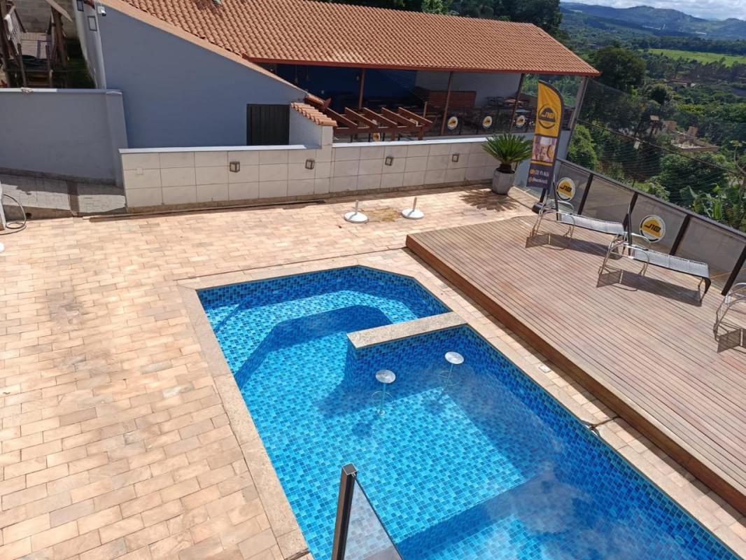 Fazenda, Bandeirinhas, 2 Quartos, 6 Vagas, 1 Suíte