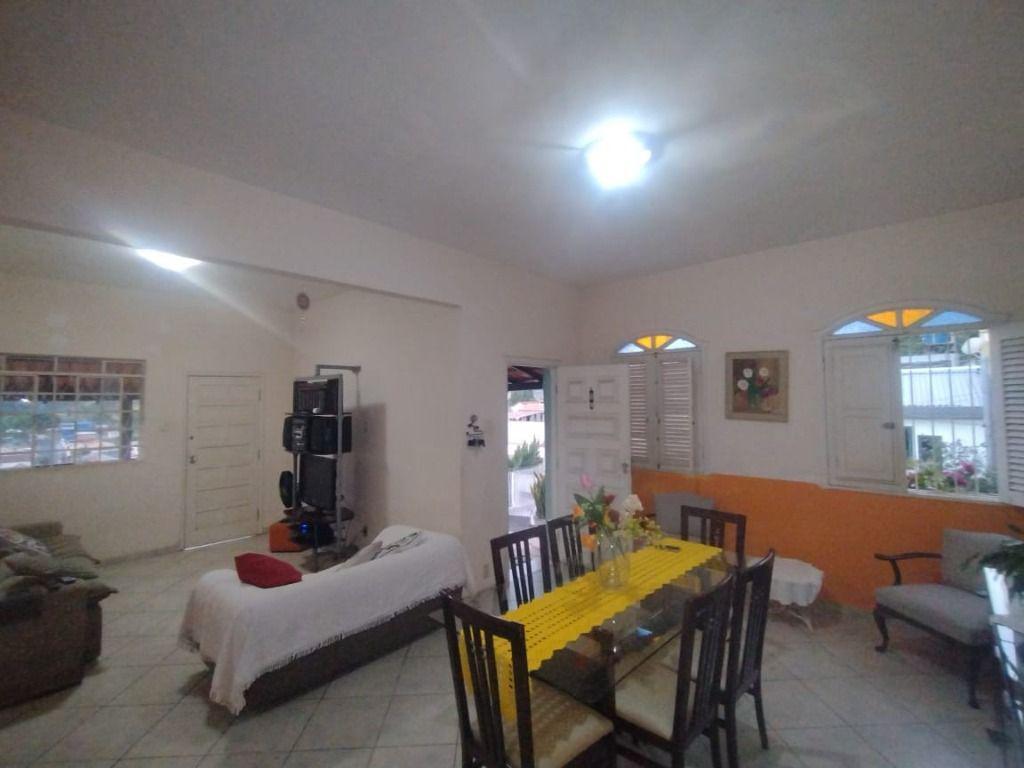 Casa, Nações Unidas, 4 Quartos, 2 Vagas, 1 Suíte